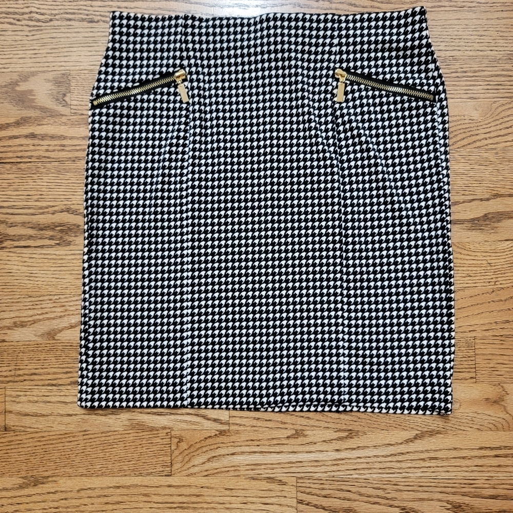 Alfani Stylish Black and White Houndstooth Skirt